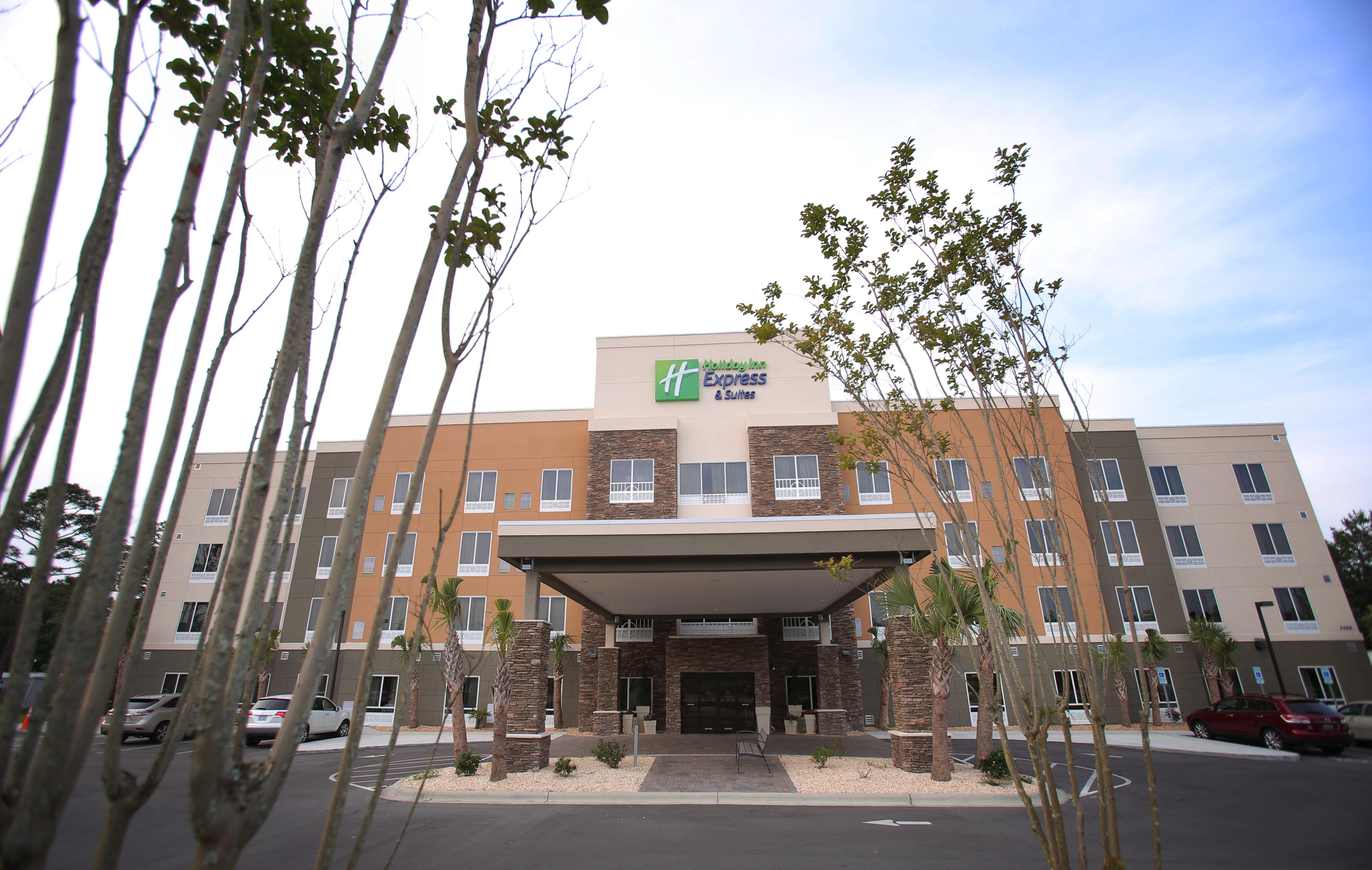Holiday Inn Express & Suites Southport - Oak Island Area By Ihg Exterior photo