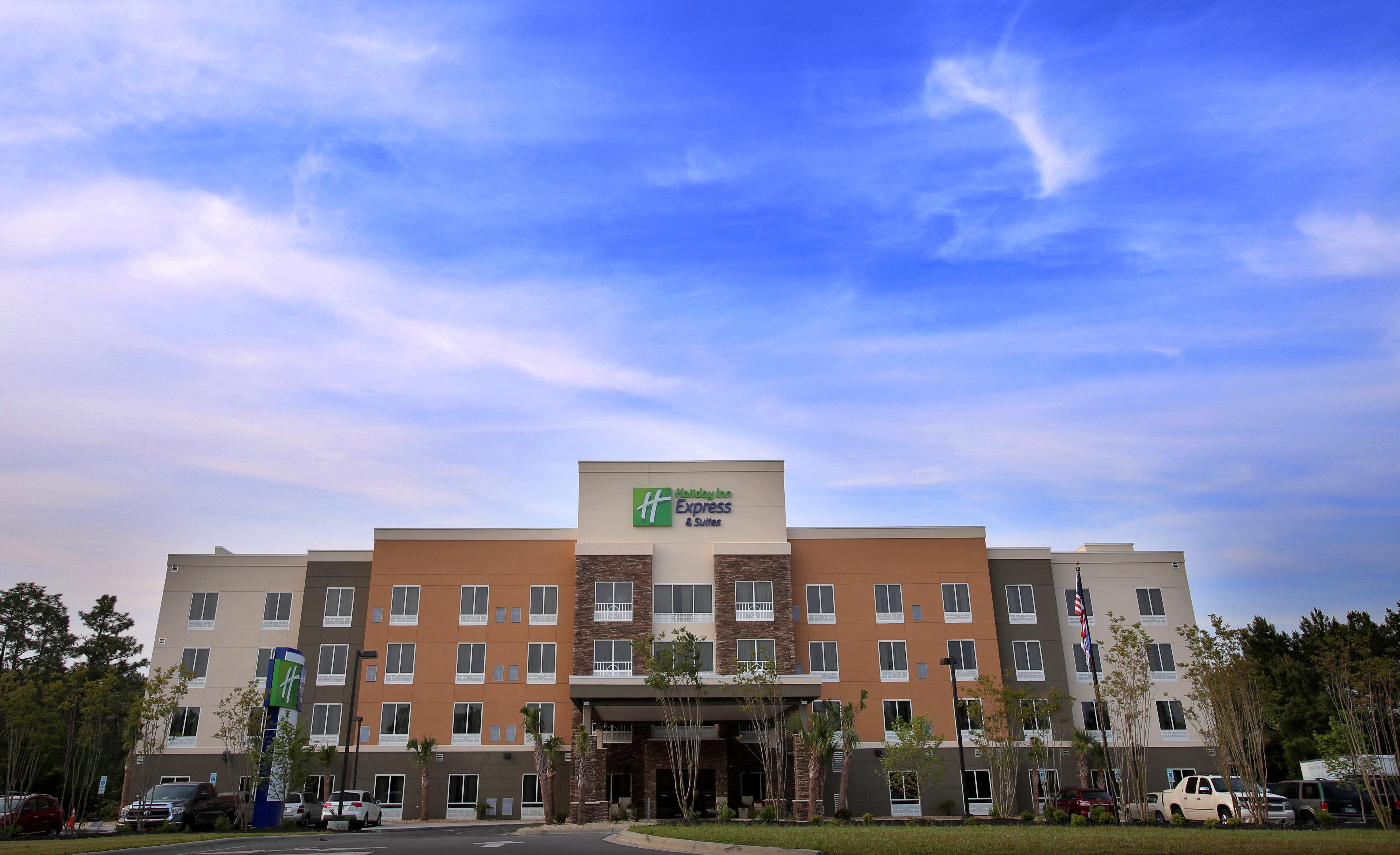 Holiday Inn Express & Suites Southport - Oak Island Area By Ihg Exterior photo